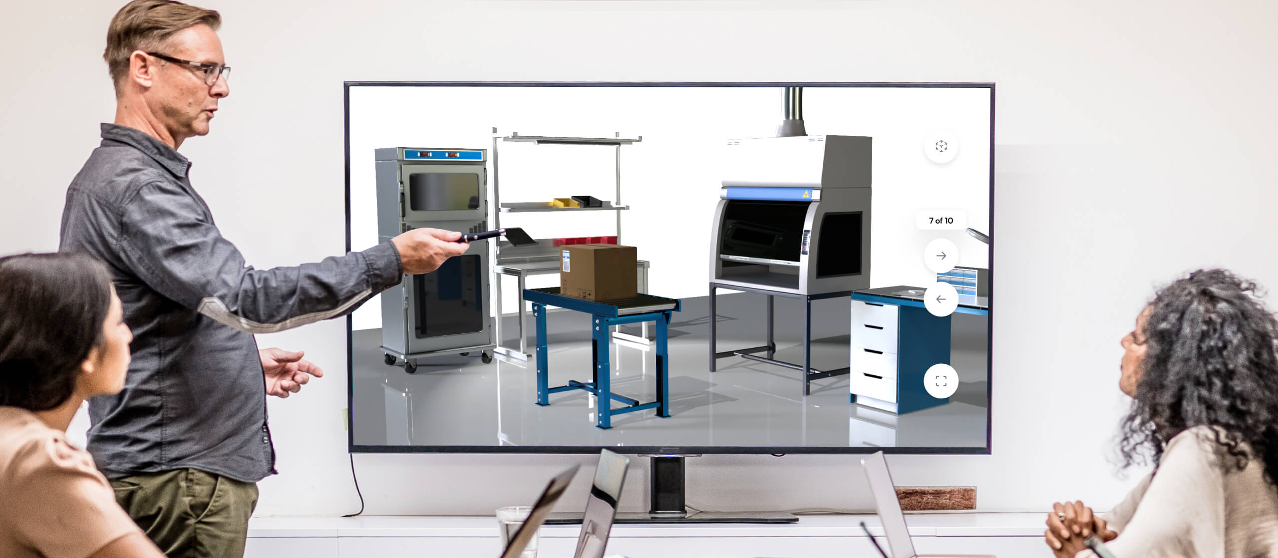 Image shows how Jig can be useful for training and support with an instructor teaching employees a topic using JigSpace